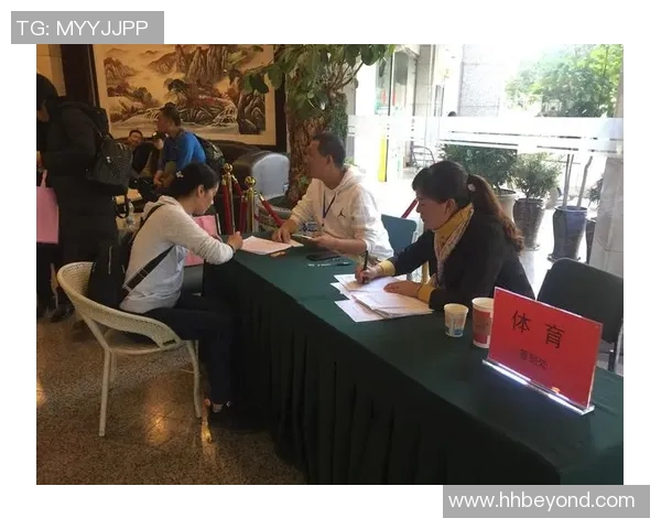 纹英文图案足球明星的魅力与风采解析及其对球迷文化的影响